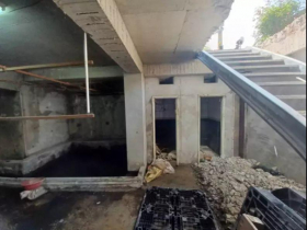 這款惡房客超傻眼！他和1樓房東鬧不合卻不搬走、反自挖通道進出地下室... 新北養工處動手了